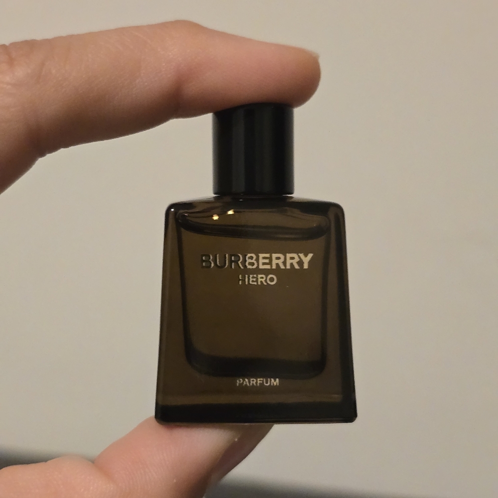 Burberry Hero Parfum Mini 0.16fl Oz 5ml Dabber